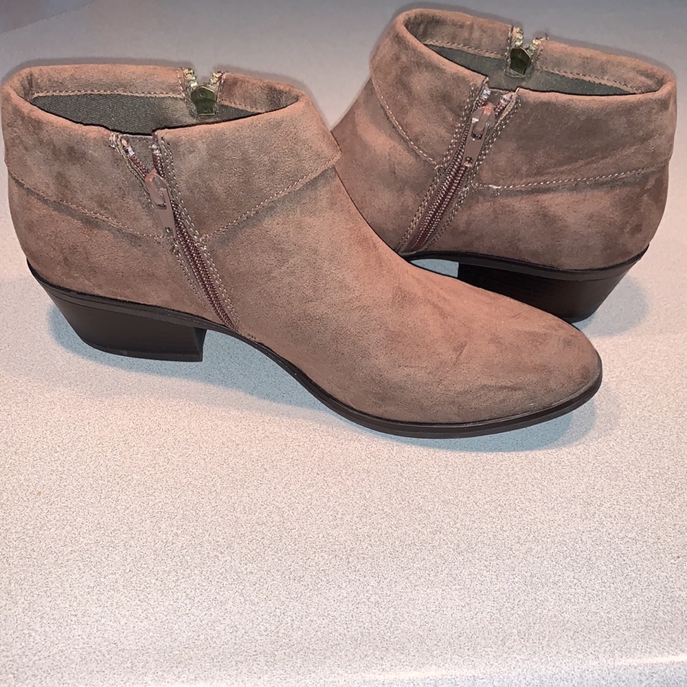 Like New X-Appeal “Kenny” Bootie - Picture 3 of 6